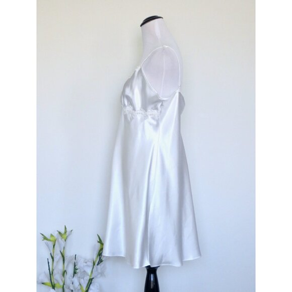 Vintage Linea Donatella Satin Lingerie with Beaded Sequin Lace Detail White SZ L - Picture 2 of 6